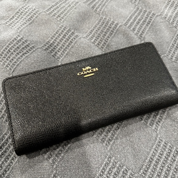 Billfold Coach Wallet - Picture 1 of 4